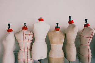 L’IFM et So/Paris dévoilent les coulisses de la mode à travers une exposition 