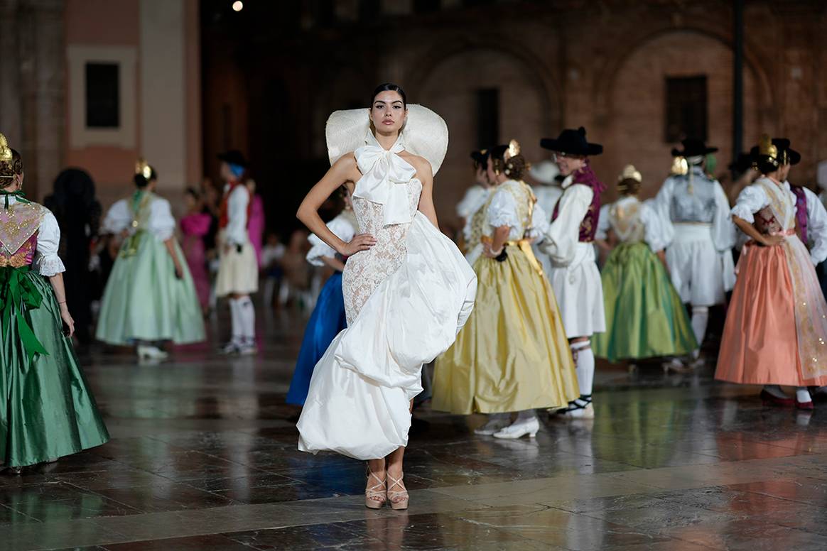 Desfile del diseñador valenciano Alejandro Resta durante la Mediterránea Fashion Week de octubre de 2023.