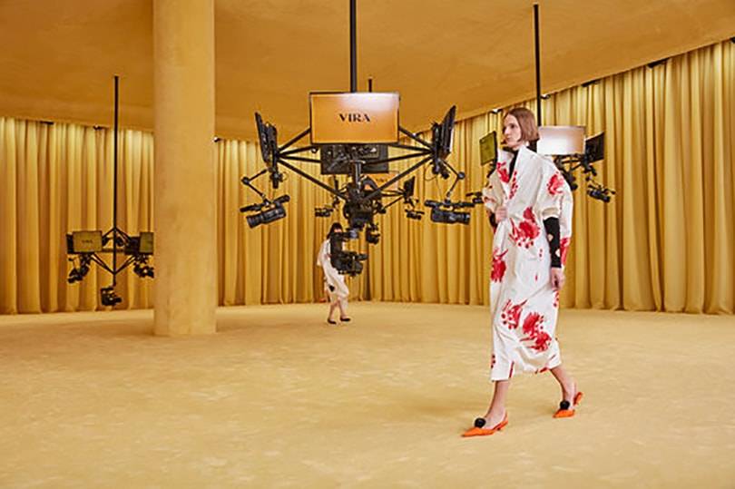 Mfw: Prada esplora il rapporto tra tecnologia e uomo