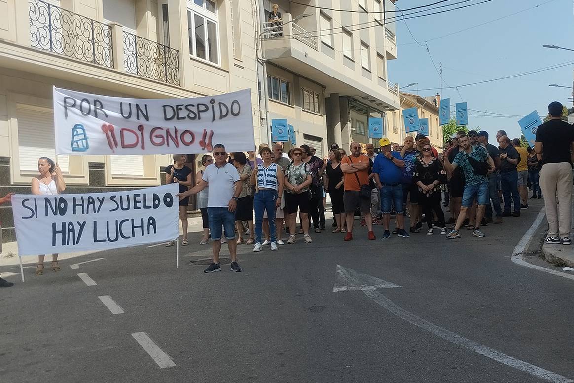 Manifestación de los trabajadores de Belda Llorens el 13 de junio de 2025 en Banyeres de Mariola, Alicante (España).