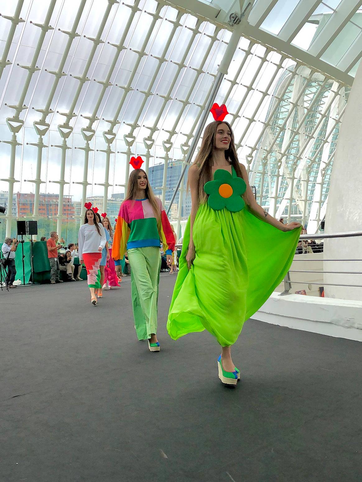 El Hemisfèric de la Ciudad de las Artes y las Ciencias de Valencia durante la 5ª edición del Clec Fashion Festival de 2024.