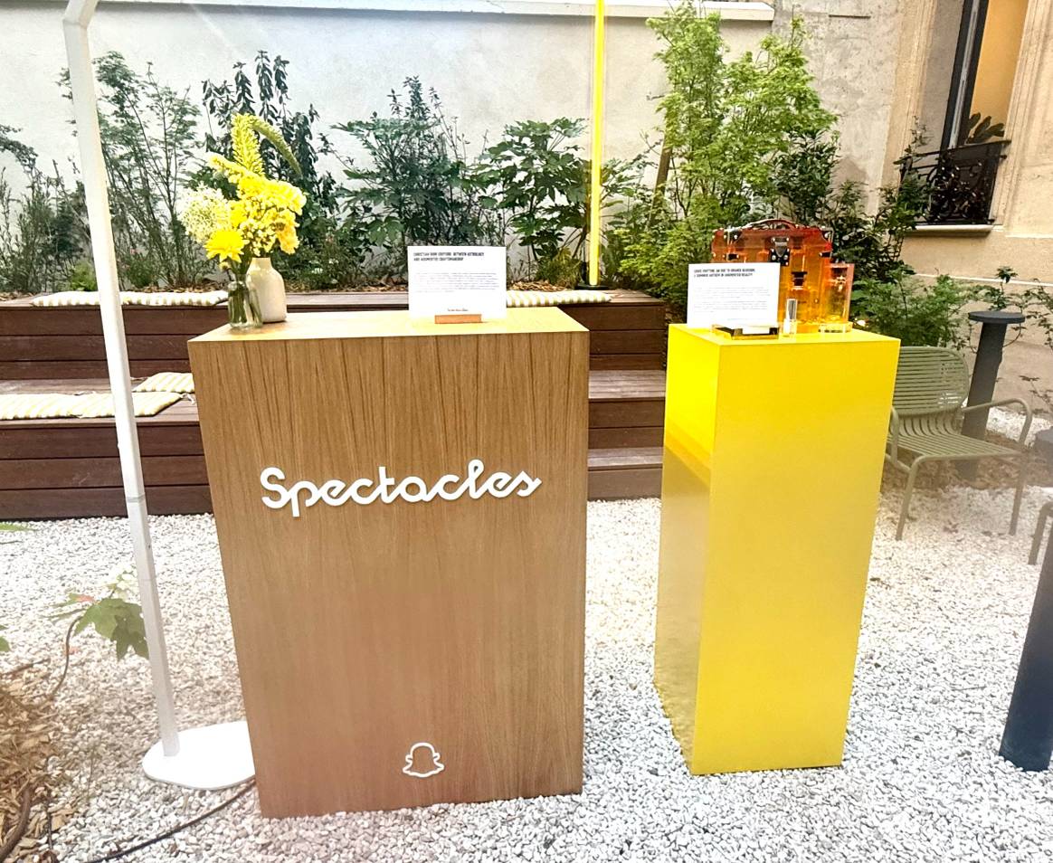 Spectacles,  les lunettes de réalité augmentée de Snap Inc. dont la sixième génération devrait voir le jour en 2026.