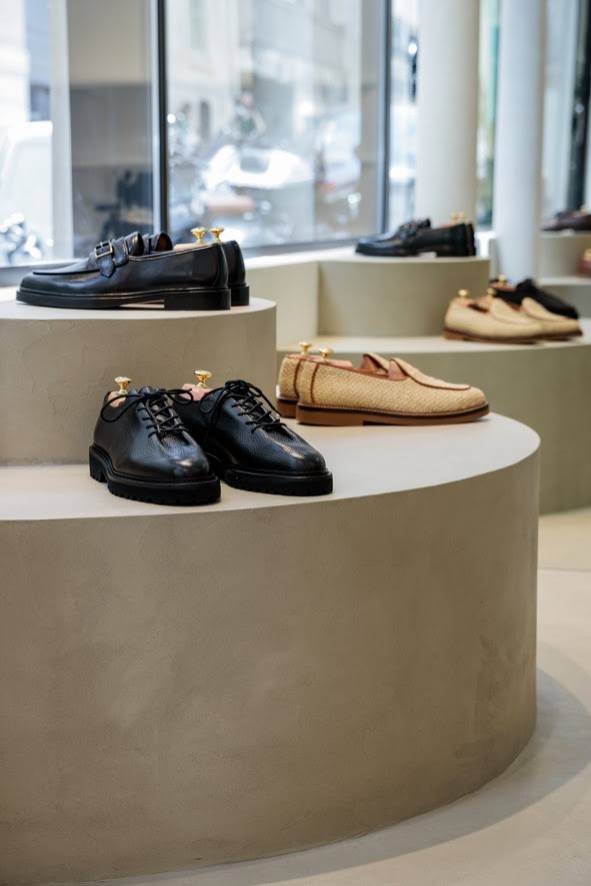 La nouvelle boutique présente la collection printemps-été 2025 de la marque.