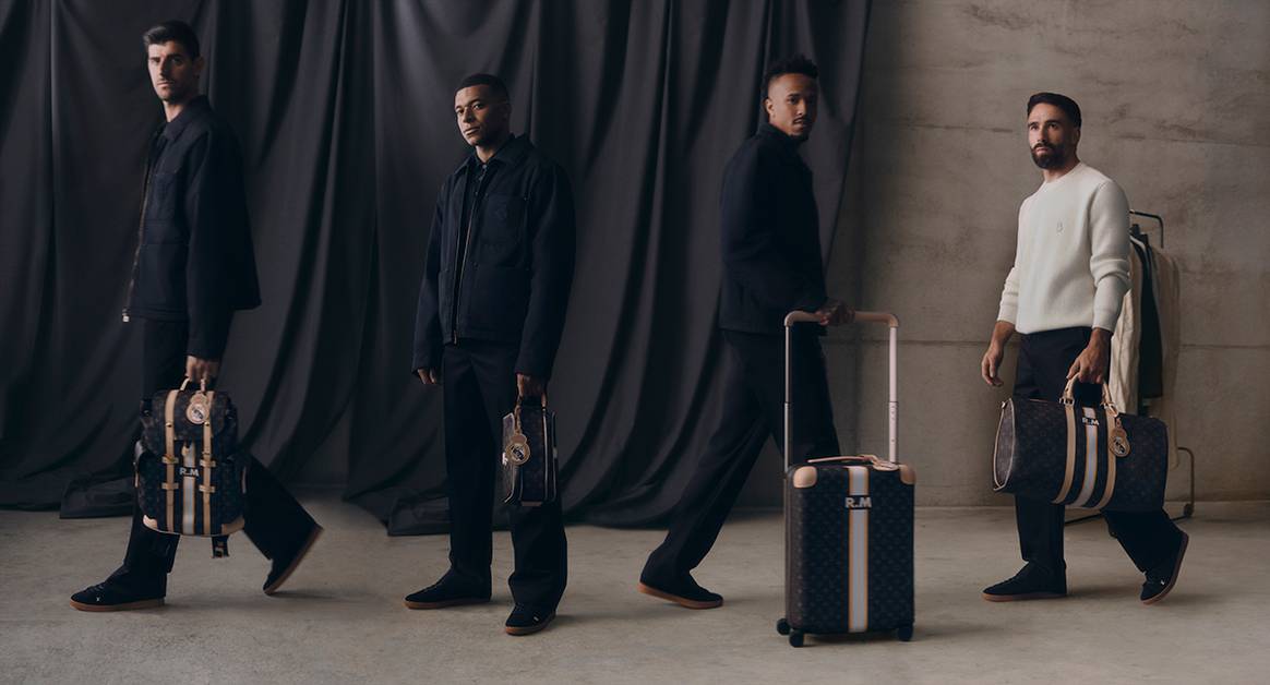 Jugadores del Real Madrid con la nueva indumentaria para el equipo diseñada por Louis Vuitton.