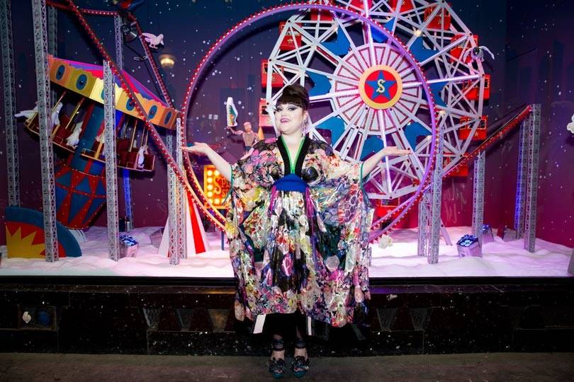 Beth Ditto lance le coup d’envoi de Noël Spectacular spectacular des Galeries Lafayette