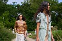 Video: Munthe SS26 modeshow - plantaardige kleurstoffen en natuurlijke inspiratie