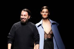 Juanjo Oliva abandona Madrid y da el salto a la Semana de la Alta Costura de París