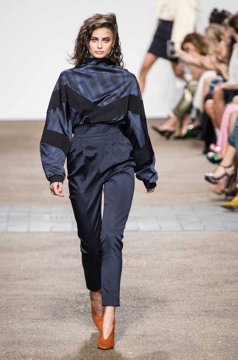 Tophop last pauze in van Londen Fashion Week