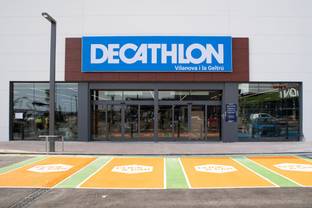 Decathlon enmienda sus posiciones y aleja la amenaza de huelga lanzada por CCOO