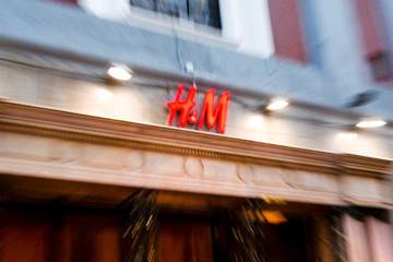 Компания H&M запустила доставку велосипедами