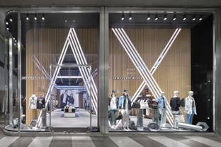  Armani Exchange eröffnet größtes europäisches Flagship in Mailand