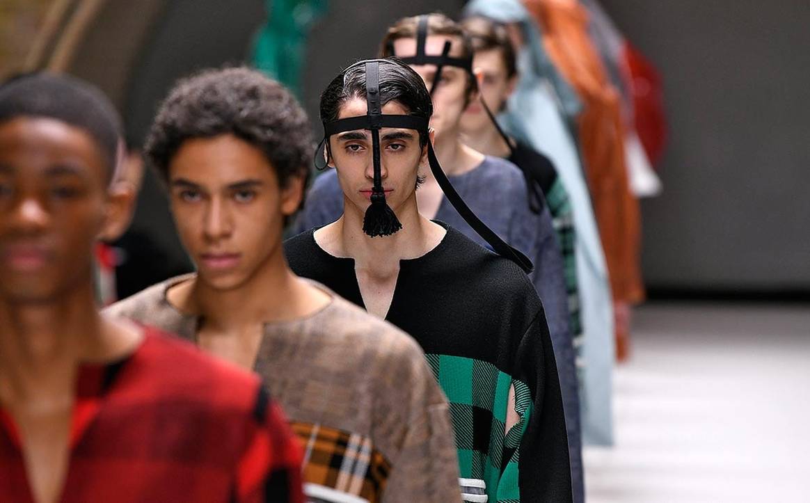 Les fashion week de juin juillet sont annulés à Paris et à Milan