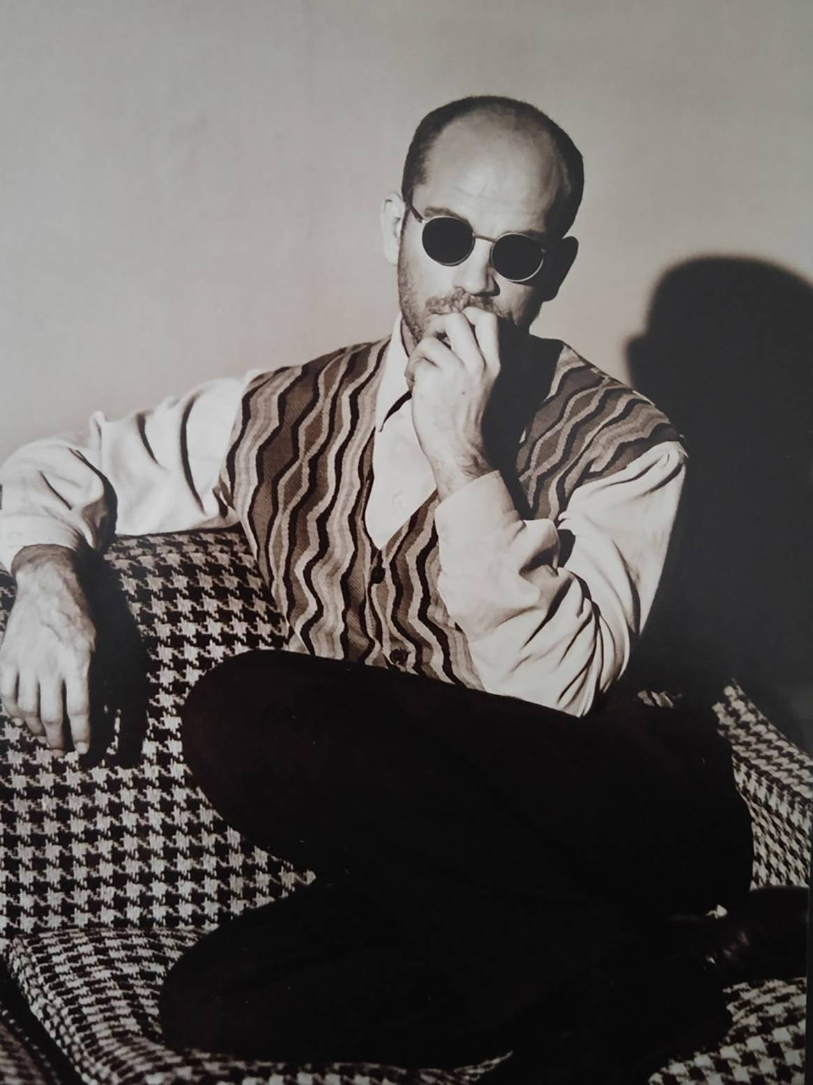 Photo Credits: El actor John Malkovich vestido de Antonio Miró. Antonio Miró, página oficial.