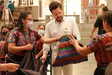 Juan Pablo Socarrás llega a la Vancouver Fashion Week con un propuesta sostenible y ancestral