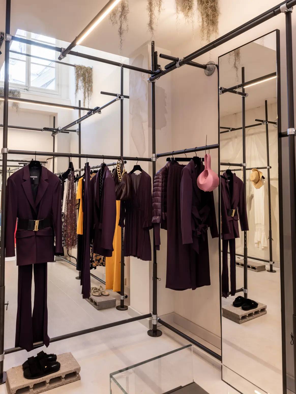 Il nuovo Hub Patrizia Pepe ad Amsterdam, immagini via Upr