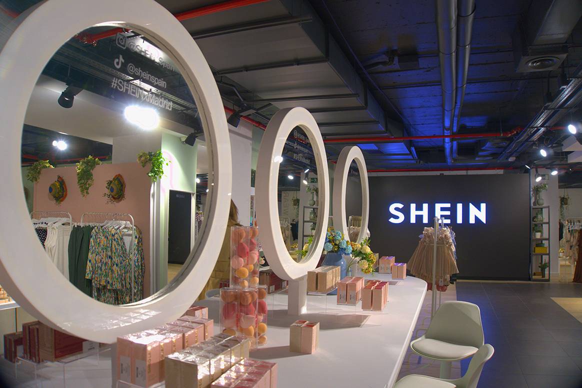 Interior de la nueva pop-up de Shein en el centro comercial ABC Serrano de Madrid, desde el 27 de abril al 5 de mayo de 2024.