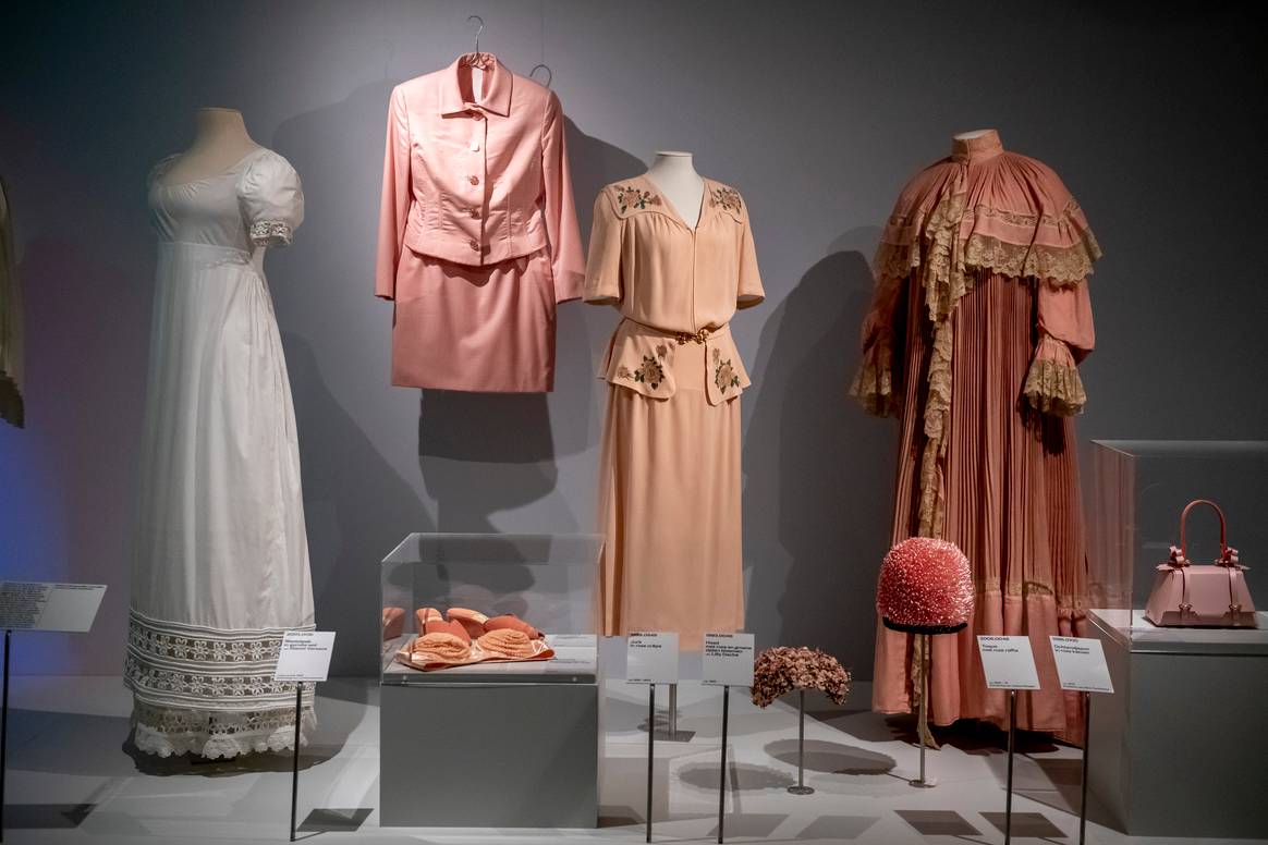 In Beeld: Modemusem Hasselt duikt in eigen collectie voor tentoonstelling ‘Dress.Code’