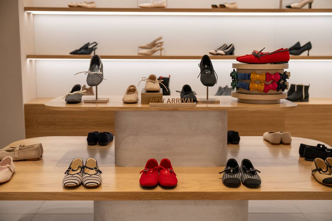 Vivaia London store