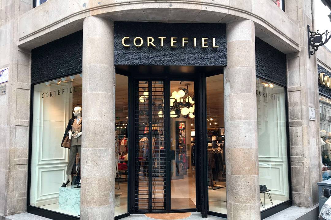 Credits: Photo Credits: Exterior de una de las tiendas de Cortefiel. Tendam, fotografía de archivo.