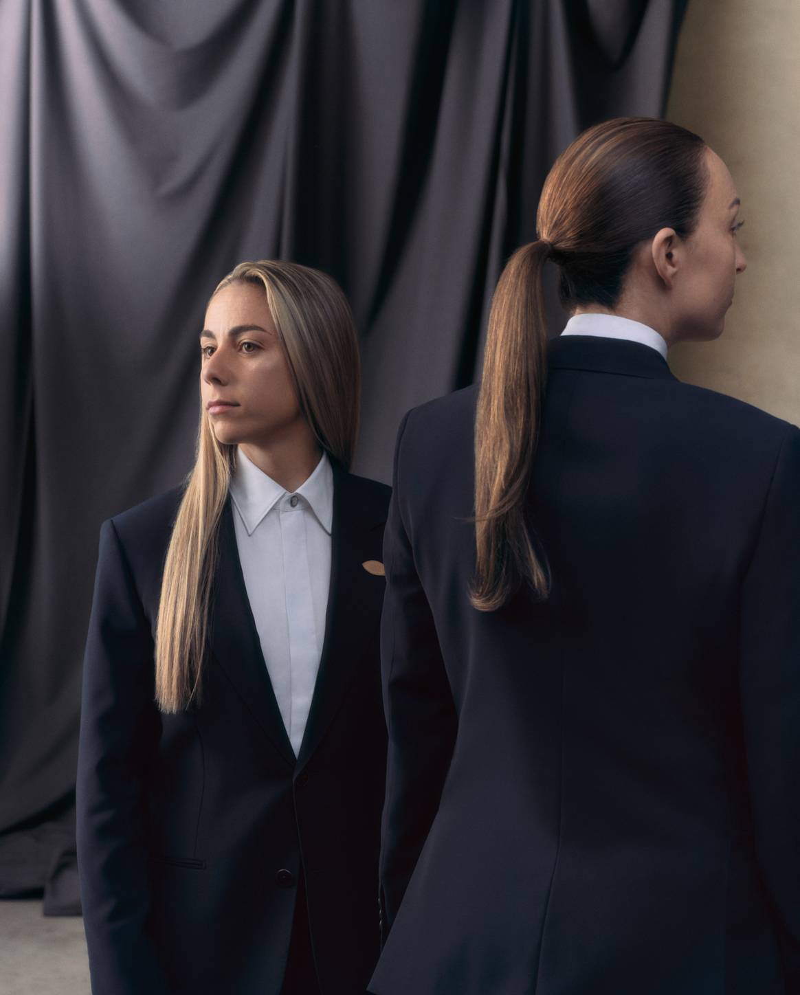 Caroline Weir en Athenea del Castillo in ‘Louis Vuitton x Real Madrid’-collectie