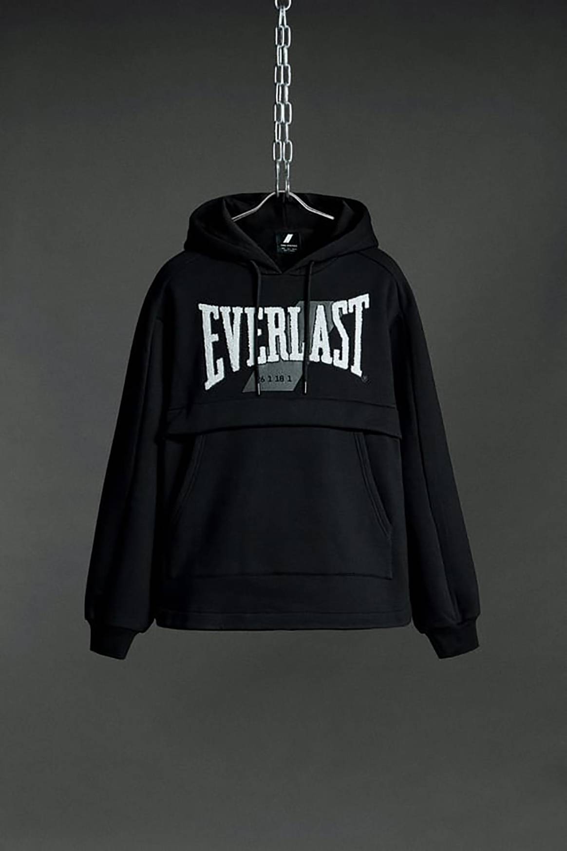 Pieza de la colección cápsula de Everlast y Zara Athleticz.