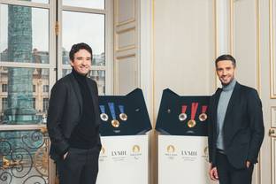 Voici à quoi ressemblent les médailles (et leurs revers) des JO Paris 2024, dessinées par Chaumet (LVMH)