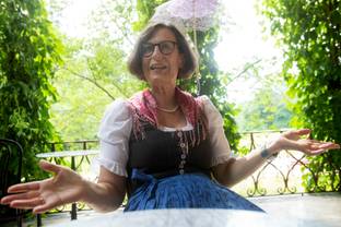 Le « Dirndl », une robe alpine plus en vogue que jamais