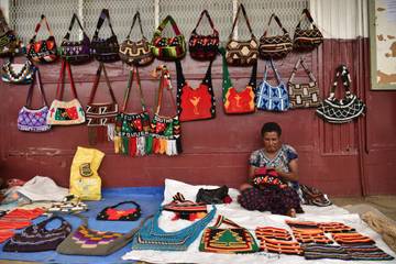 La tendance des sacs bilums fait le bonheur des tisserandes de Papouasie-Nouvelle-Guinée