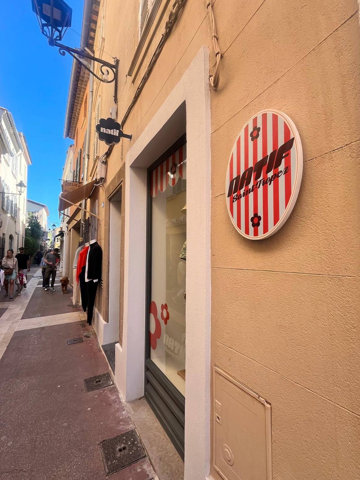 La nouvelle boutique de natif, située au  située au 12 Ter, Rue Georges Clemenceau, à Saint-Tropez.