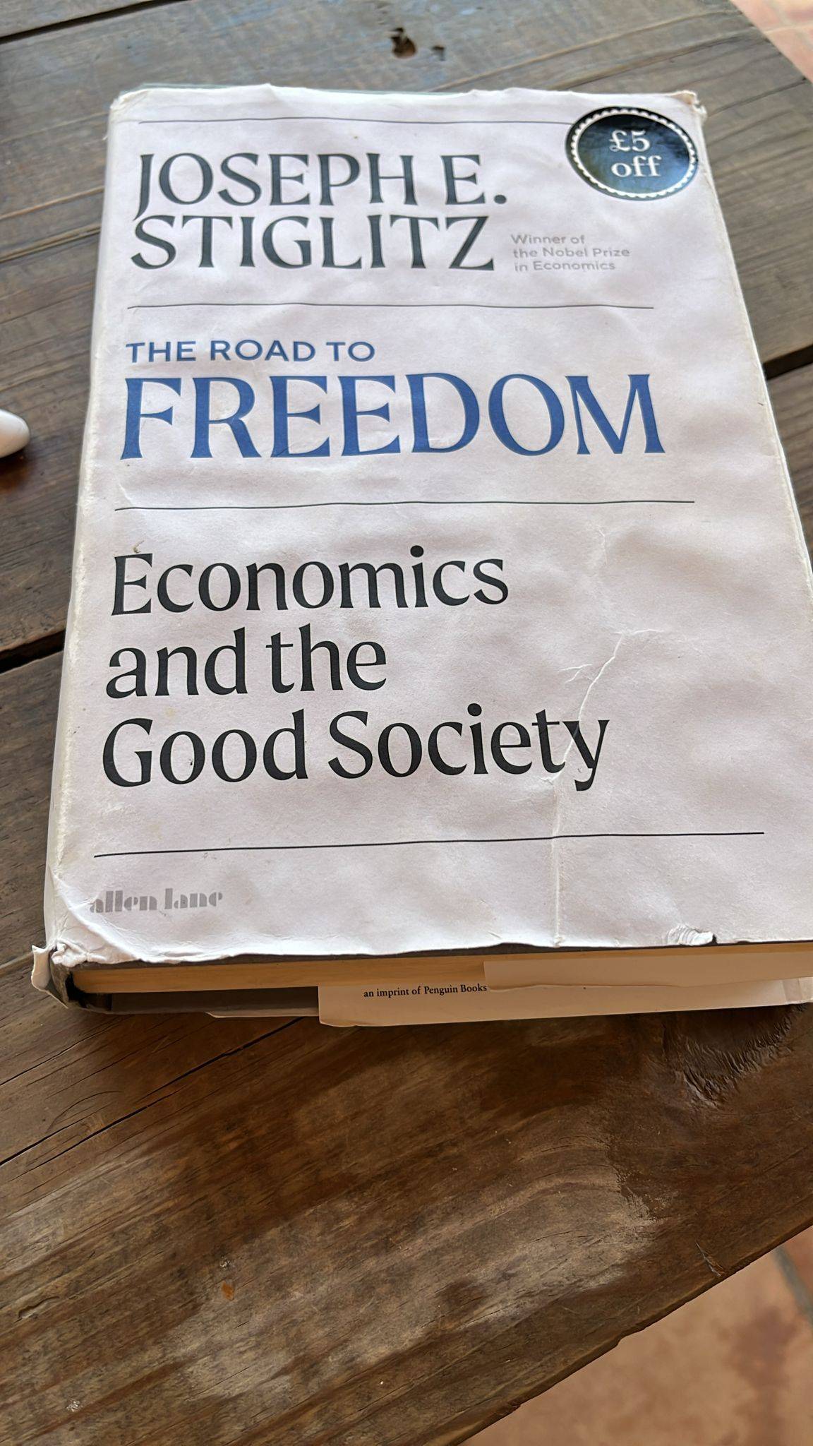 Ein Foto des Buches 'The Road to Freedom: Economics and the Good Society'