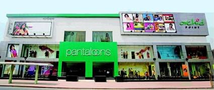 Retailers switch to standalone stores from malls