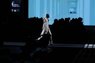 Pablo Erroz: atemporalidad sin género, sostenibilidad y NFTs, en MBFWMadrid