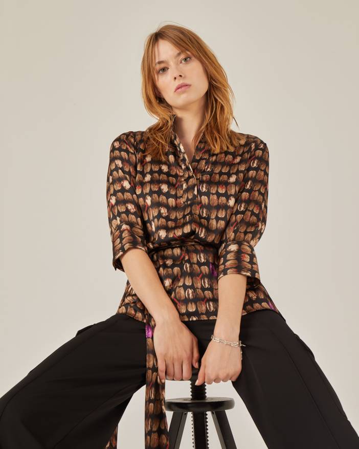 Blusa de cuello mao y cinturón lazada | NIZA