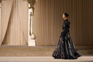 La moda se refunda desde una nueva edición de Paris Fashion Week