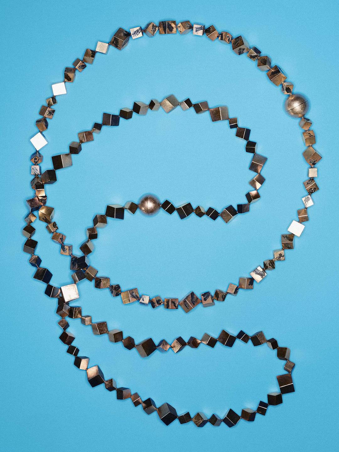 “Collier (2025)”, de Graziano Visintin.