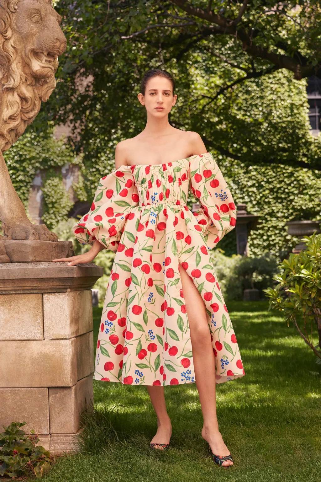 Carolina Herrera resort 23: look 1