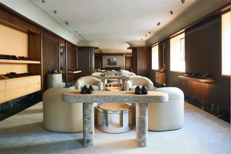 J.M Weston installe son luxueux magasin étendard au 55, avenue des Champs-Elysées