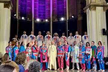 Sepehr Maghsoudi opent Dutch Sustainable Fashion Week met spirituele show 