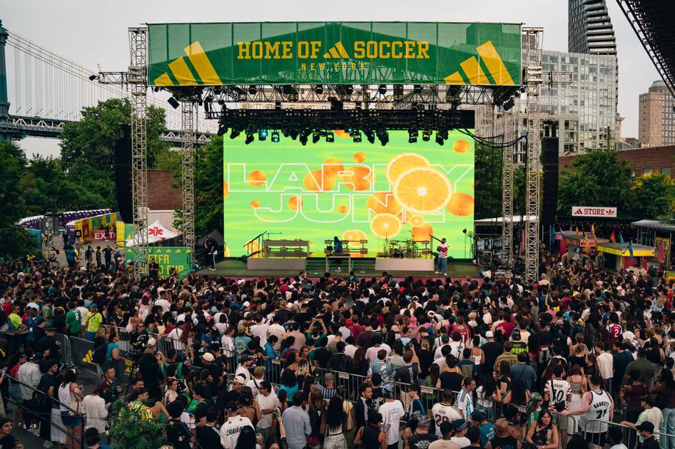 Adidas-gegen-Nike-Guerilla-Marketing-vor-dem-DFB-Wechsel