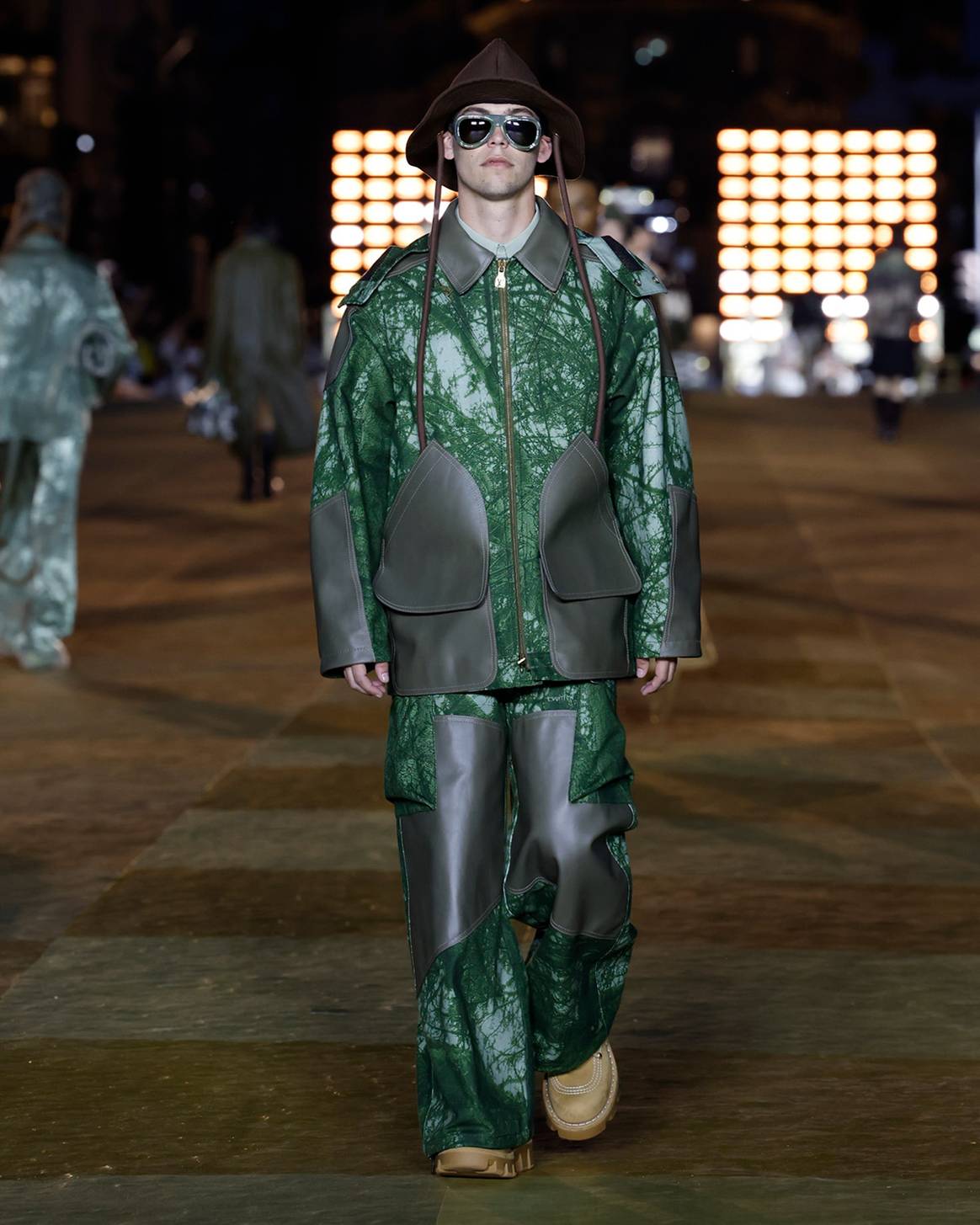 Het debuut van Pharrell Williams voor Louis Vuitton. Beelden via Louis Vuitton