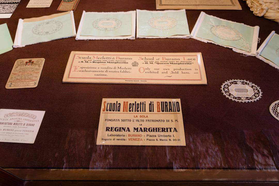 La scuola dei merletti di Burano fu fondata sotto il patrocinio della regina Margherita