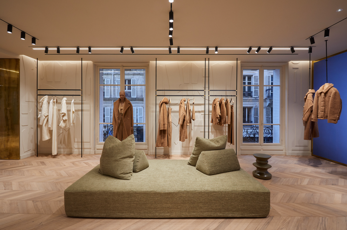 Boutique Max Mara située au 37 rue du Four