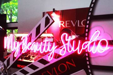 Revlon与Origin Material可持续包装计划合作