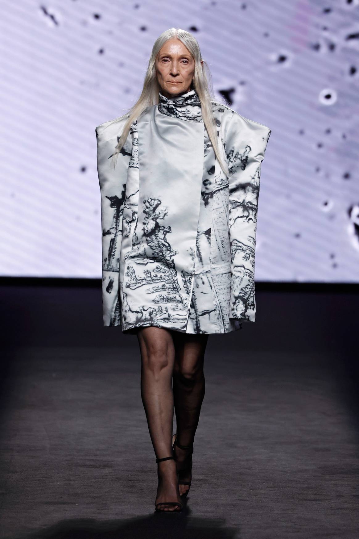 Pino Montesdeoca läuft für De la Cierva & Nicolás auf der MBFW Madrid im September 2024.