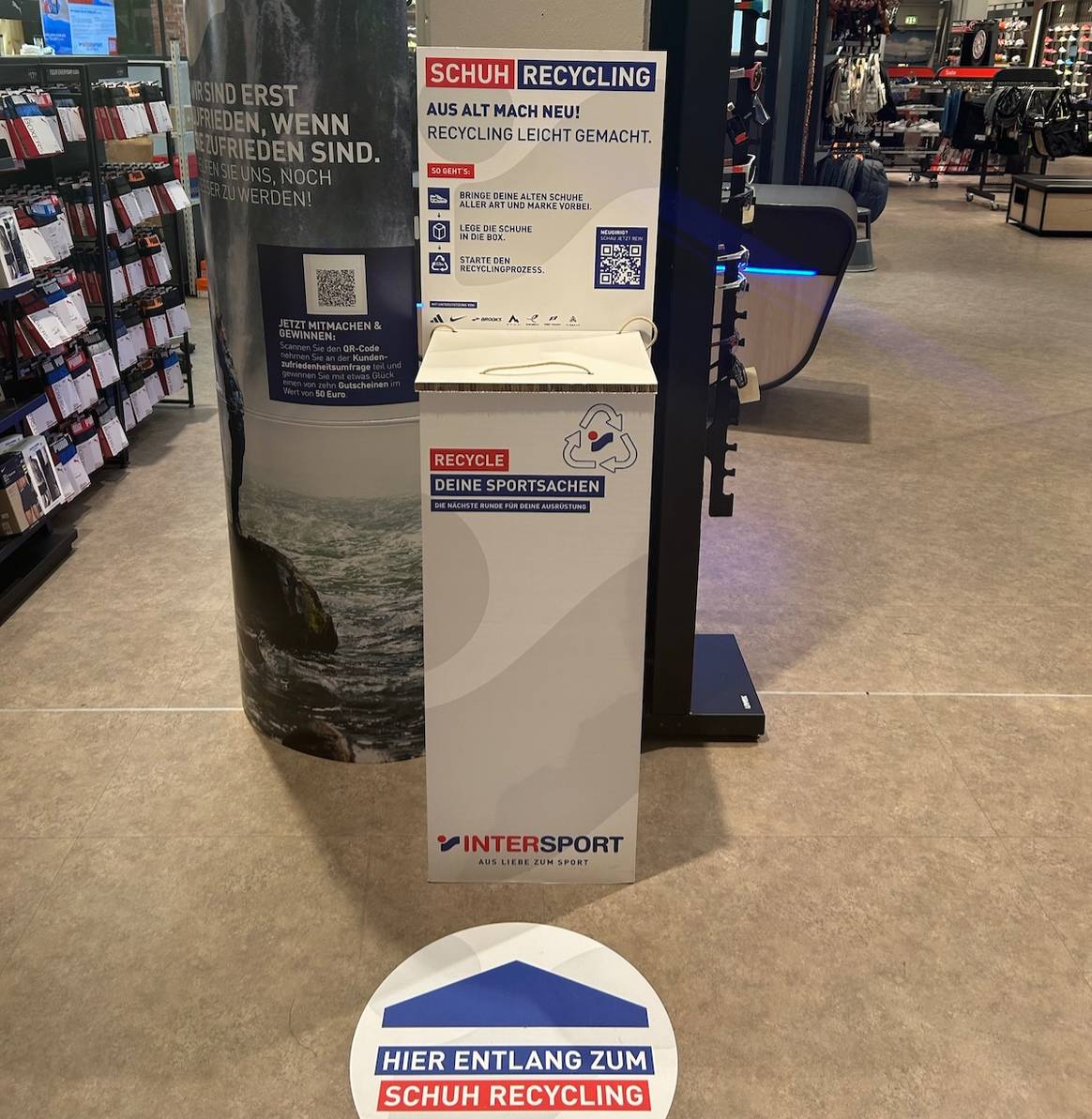Schuhrecycling-Box in einer Intersport-Filiale