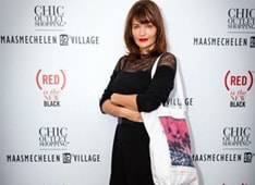 Helena Christensen tas voor RED