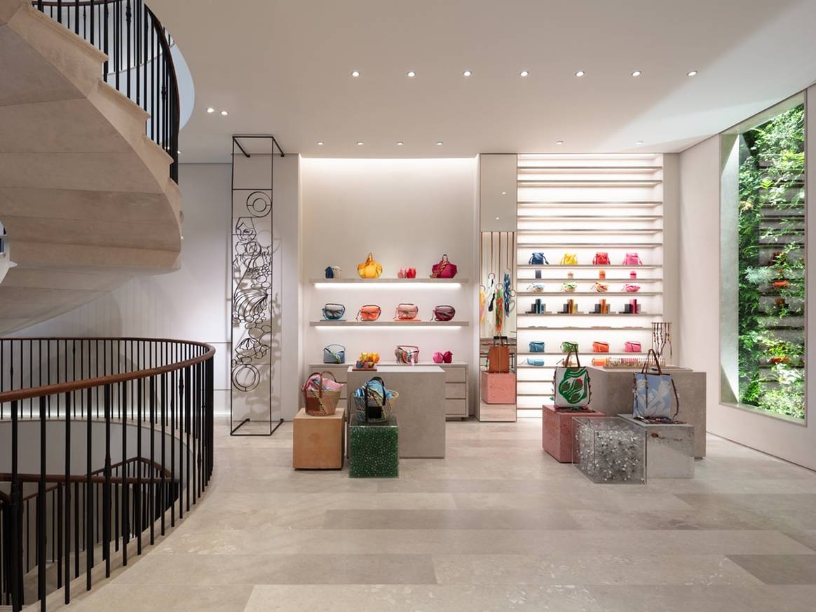 Loewe inaugura flagship en Londres