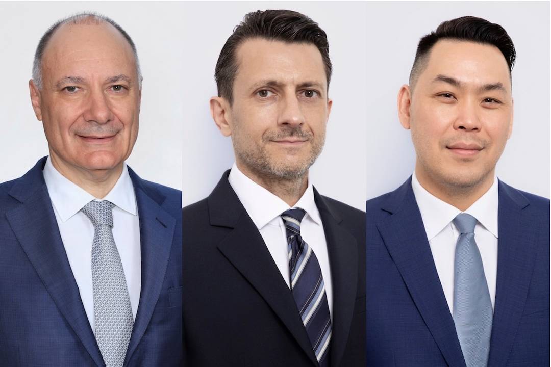 V.l.n.r: Thibault Villet, Paolo Zullo und Joshua Chen übernehmen neue Aufgaben im internationalen Geschäft von Tory Burch