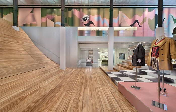 Prada opent minder winkels en zet in op e-commerce