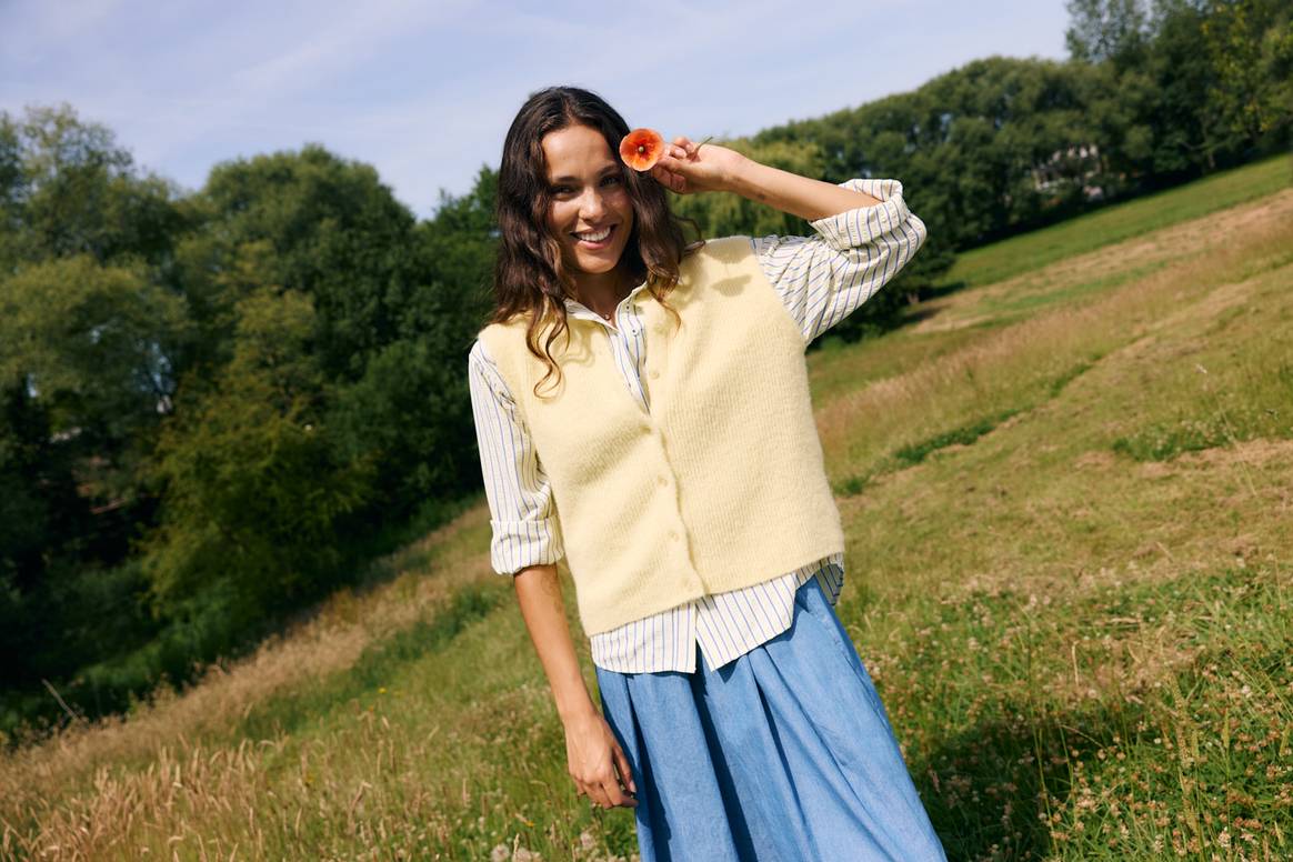 AW25.